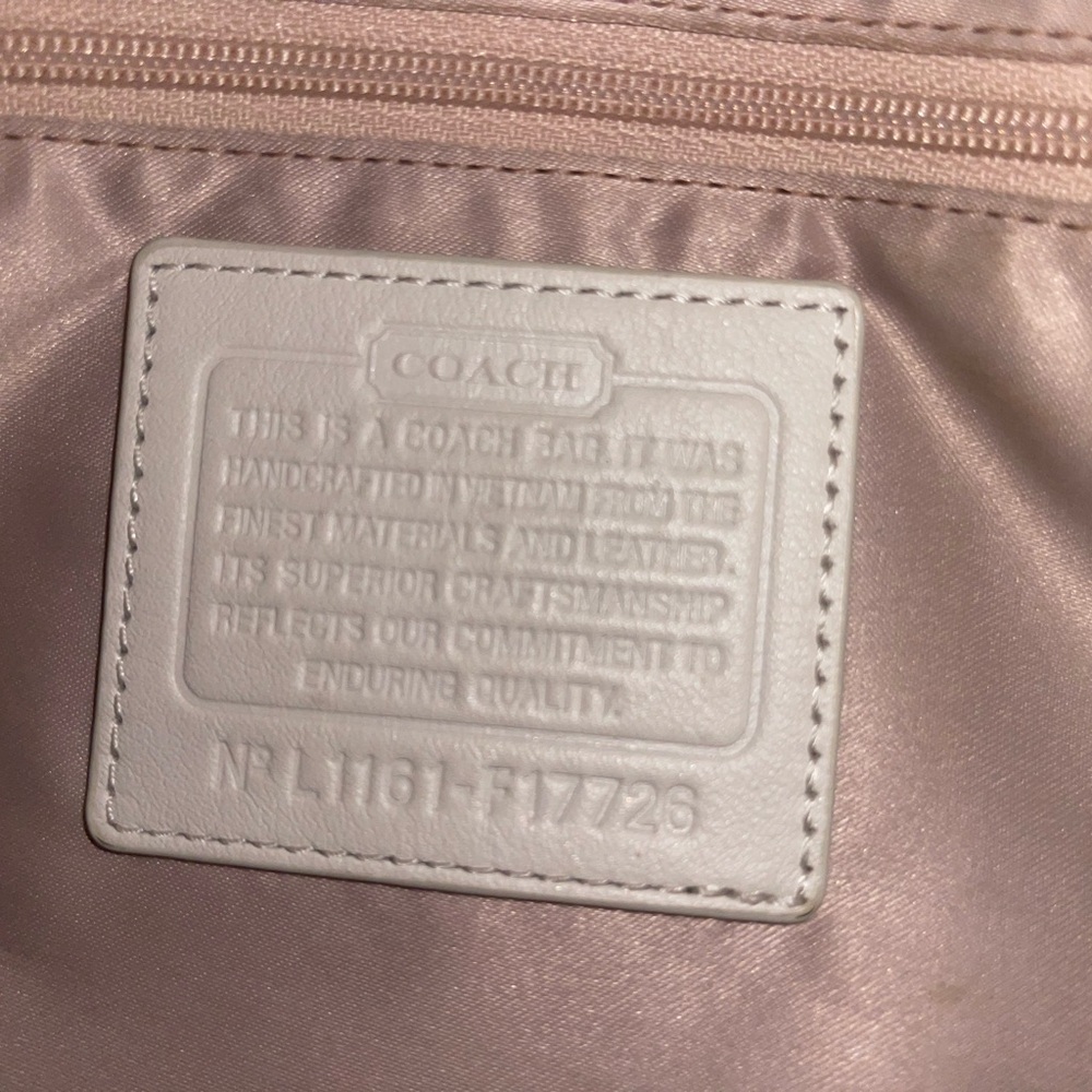 Like New Gorgeous Coach Shoulder Bag. Tan And Whi… - image 4